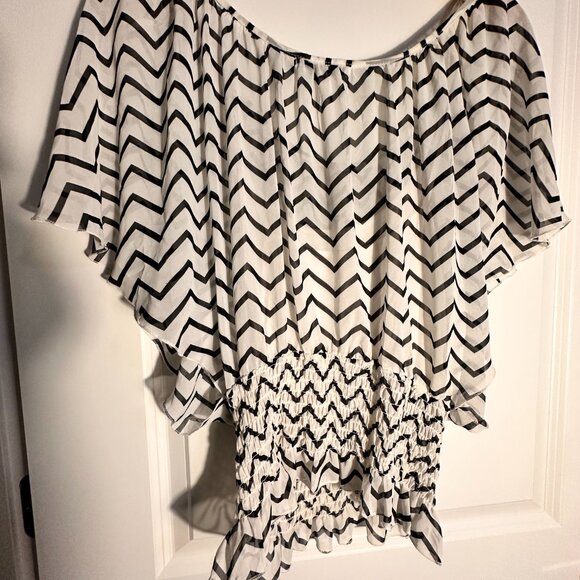 Papaya ZigZag Print Layered Top Size M Chiffon - Picture 3 of 3